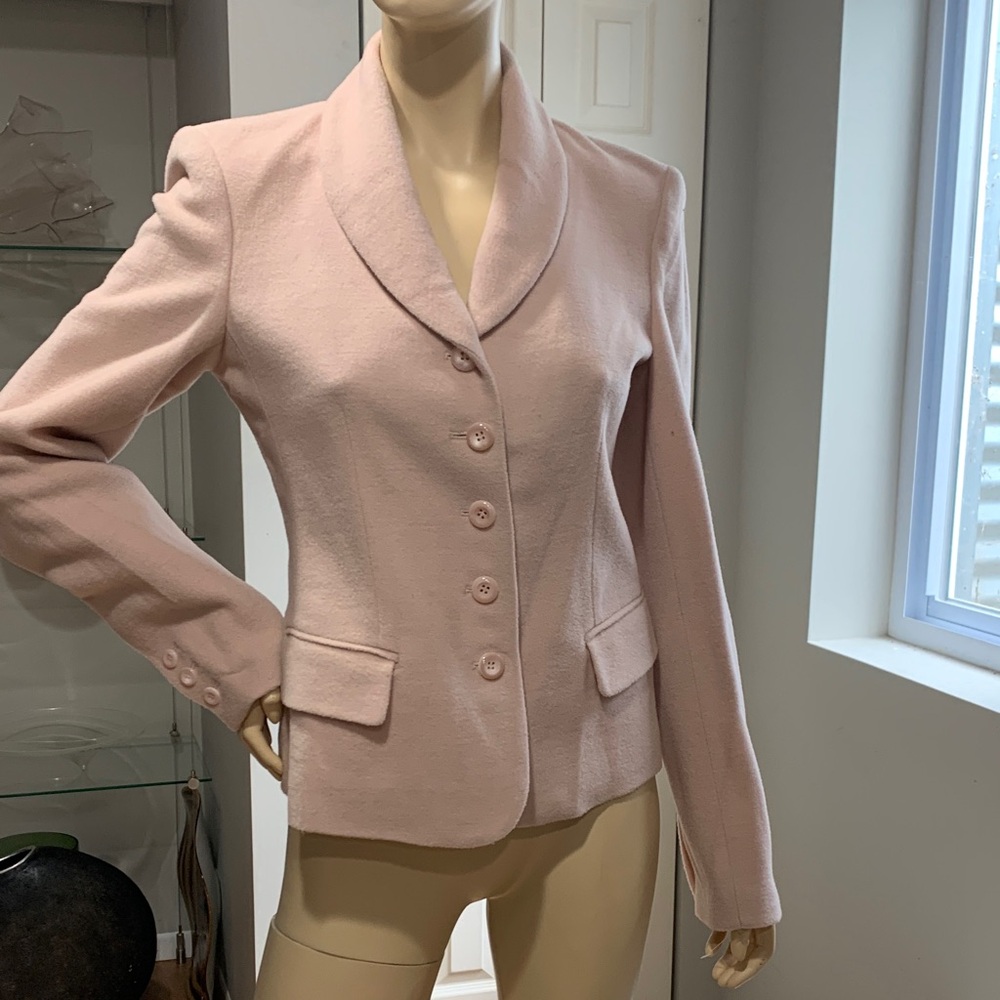Chic Women's Blush Blazer